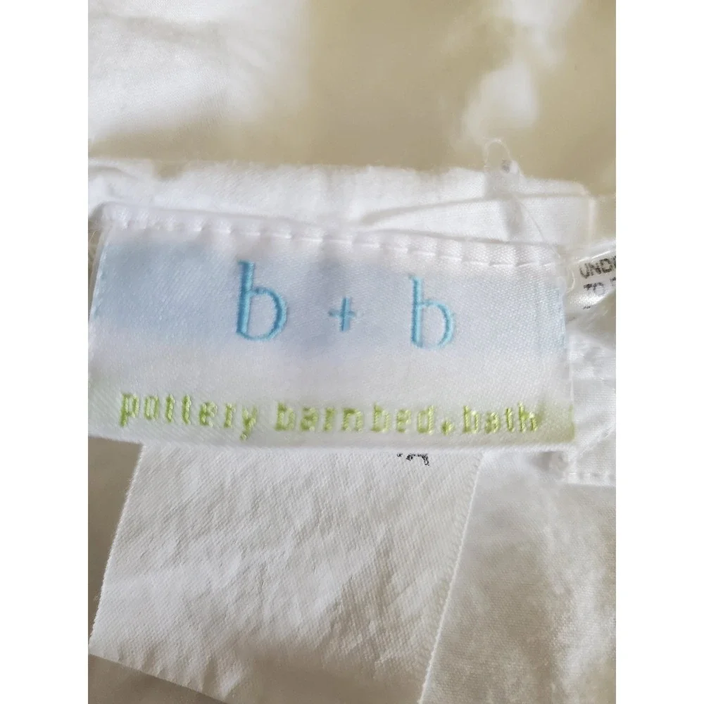 Pottery Barn‎ White Blue Floral Embroidered Quilted Standard Pillow Shams Set